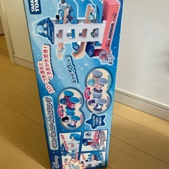 【新品】ディズニー　ピクサーキャラクターズ くるまがくるっと! へんしんスロープの画像