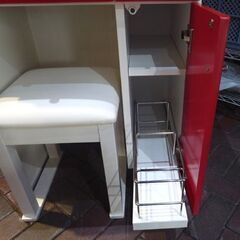 レトロポップ ドレッサー 幅60cm レッド×ホワイト 鏡面仕上げ コンセント付き 鏡台 札幌市東区 新道東店の画像