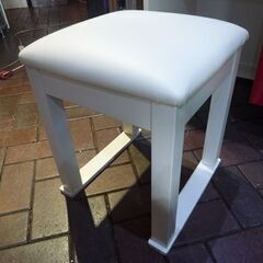 レトロポップ ドレッサー 幅60cm レッド×ホワイト 鏡面仕上げ コンセント付き 鏡台 札幌市東区 新道東店の画像