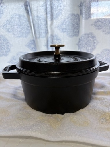 お取引終了)Staubピコココットラウンド黒20cm料理本付き