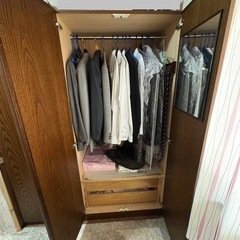 洋服ダンス 木製 姿見付きの画像