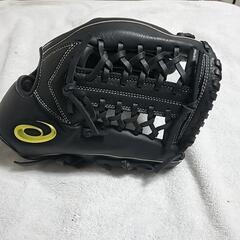 adidas　軟式用グローブの画像