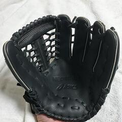 adidas　軟式用グローブの画像