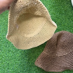 麦わら編み帽子の画像