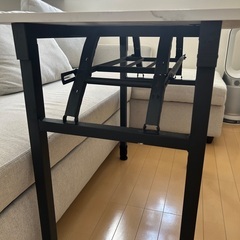 【無料‼️】大理石柄折りたたみテーブルの画像