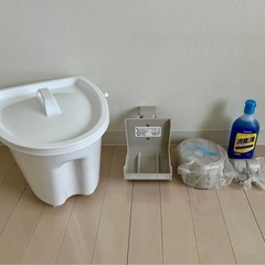 ポータブルトイレ　付属品・説明書付きの画像