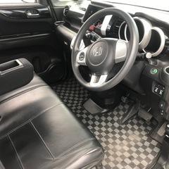 お買い得車‼️27年後期　N-BOX G Lパッケージ　ブレーキ　誤発進　サイドエアバッグ　サイドサンシェード　シートバックテーブル　両側パワースライドドア　リアテーブルX2  あんしんパッケージの画像