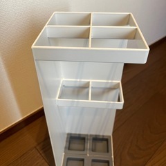 【山崎実業】 傘立て　ホワイト 玄関の角にぴったりと収まるコンパクト角型かさたて。の画像