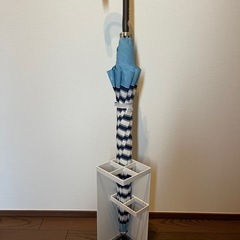 【山崎実業】 傘立て　ホワイト 玄関の角にぴったりと収まるコンパクト角型かさたて。の画像