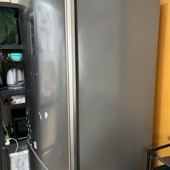 2021年製の冷蔵庫の画像