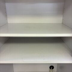 【ジャングルジャングル深井店】★２枚扉食器棚　ホワイト×ブラウン　食器棚　キッチン家具　家具　クリーニング済　堺市（中区 堺区 東区 西区 南区 北区）和泉市 河内長野市 富田林市 松原市 狭山市 　深井　【FU2488】の画像