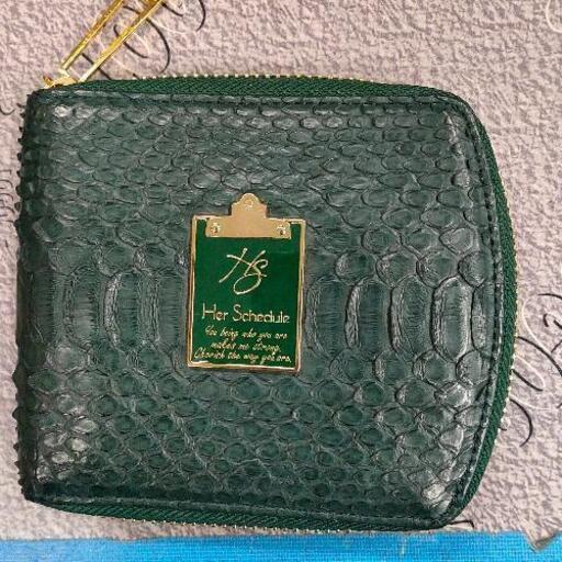 0720-092 パイソン二つ折り財布