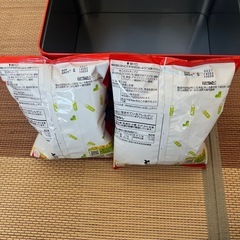 【アミューズメント商品】ポテトチップスうすしお缶　お菓子2袋付
の画像