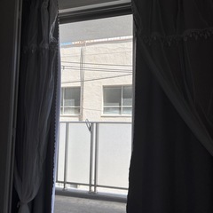 カーテンの画像