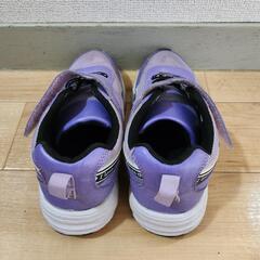 西松屋　スニーカーの画像