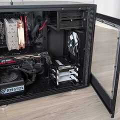 非常に良好な状態のデスクトップPCの画像