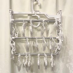 ニトリ 洗濯バサミ 40p 透明×ホワイト 洗濯物簡単取り込み！引っ張ってとれます 美品の画像
