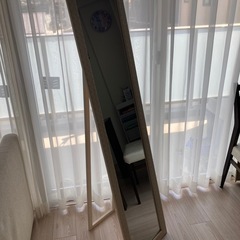 ✨美品✨おしゃれな彫刻アンティーク調スタンドミラー（ホワイト）の画像