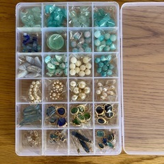 アクセサリー作成パーツと工具の画像