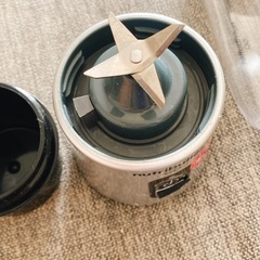 新品ジャンク品　nutribullet GO NBG-100 容器2個付の画像