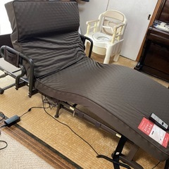 折りたたみベッド
の画像