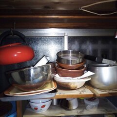 逗子 無料あげます キッチン用品 調理器具 食器 ナベ 鍋 やかん 皿 フライパン ごますり撥 包丁 ナイフ ケトル 蒸し器 ボール 水筒 味噌汁 お椀 茶碗 湯呑 小皿 コップ 灰皿 陶器 コーヒーカップ ティーカップ 湯呑 グラス 漬物 壺 瓶 弁当用品 ざる クッキング こしき おろしき すり棒 耐熱 水筒 フォーク ナイフ スプーン 漬物 容器の画像