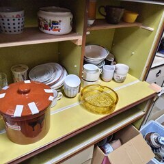 逗子 無料あげます キッチン用品 調理器具 食器 ナベ 鍋 やかん 皿 フライパン ごますり撥 包丁 ナイフ ケトル 蒸し器 ボール 水筒 味噌汁 お椀 茶碗 湯呑 小皿 コップ 灰皿 陶器 コーヒーカップ ティーカップ 湯呑 グラス 漬物 壺 瓶 弁当用品 ざる クッキング こしき おろしき すり棒 耐熱 水筒 フォーク ナイフ スプーン 漬物 容器の画像