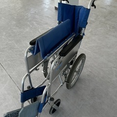 車椅子　車イス　折りたたみ式の画像