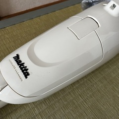 美品　マキタ　掃除機の画像