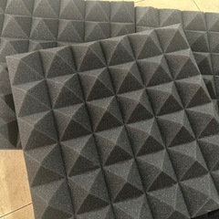 良品　吸音材 30㎝×30㎝　極厚 ウレタンフォーム 吸音対策 室内装飾 楽器 消音 騒音 防音 吸音パネル　4枚セット 最終値下げ‼️の画像
