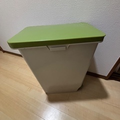 ゴミ箱　ダストボックスの画像