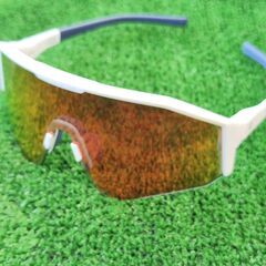 ①【未使用品】サングラスの画像