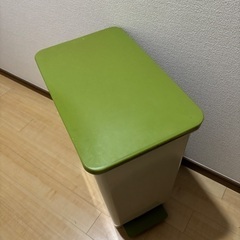 ゴミ箱　ダストボックスの画像
