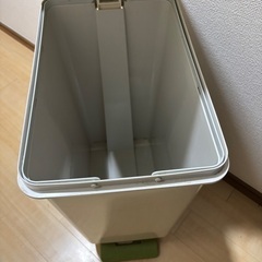 ゴミ箱　ダストボックスの画像