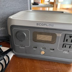 エコフロー　ポータブル充電器とソーラーパネル110wの画像