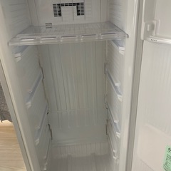 三菱電機の冷凍庫 MF-U12D-S（2019年製）の画像