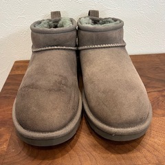 UGG クラシック ウルトラ ミニブーツの画像
