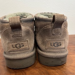 UGG クラシック ウルトラ ミニブーツの画像
