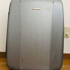 [ジャンク] スーツケース　キャリーケース　軽いアルミのよう　別の使い道用　お布団や道具収納！の画像