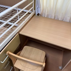 ニトリ　システムベットデスクの画像
