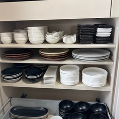 食器(複数)の画像