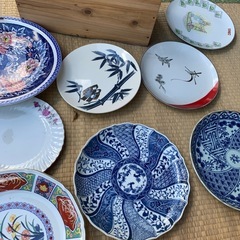 【大皿たくさん】１枚100円ですの画像