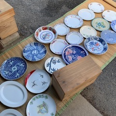 【大皿たくさん】１枚100円ですの画像