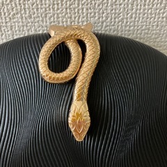 ヘビモチーフ　バッグの画像
