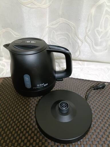t-far電気ケトル0.8L 二週間使用の中古品 (kurt08) 合志の