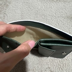 MARNI グリーン スタッズ 二つ折り財布の画像