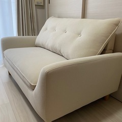 【ニトリ ソファー】定価29,990円・白に近いベージュの画像