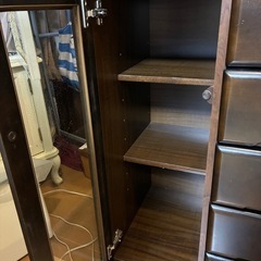 収納家具　キャビネット　ガラス戸付き　ダークブラウン　オススメ！の画像