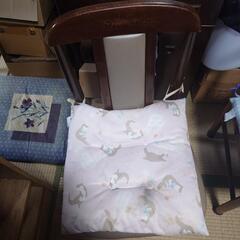 ダイニングテーブルとチェア2脚セットの画像
