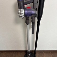 ダイソン V6 掃除機(SV07) 本体・スタンド・付属品 dyson v6の画像